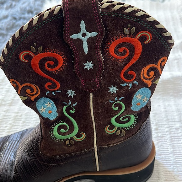 Ariat Embroidered Brown Leather Cowboy Boots - Picture 9 of 12